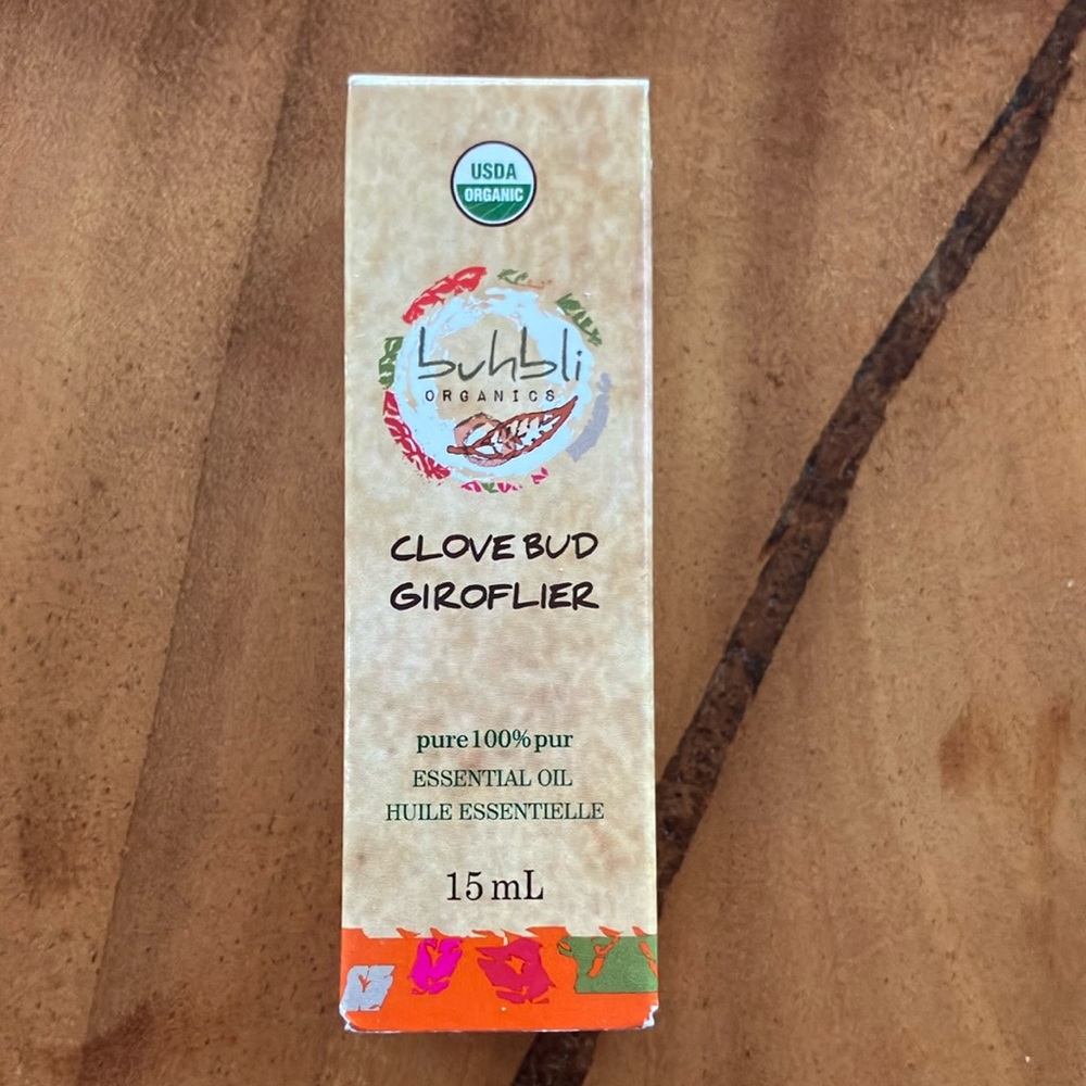 Clove essential oil